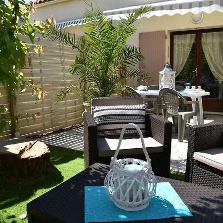 Holiday home Location - Maison 4/5 Pers. Avec Piscine, Proche Plages & Commerces. - Fr-1-705-6 La Palmyre