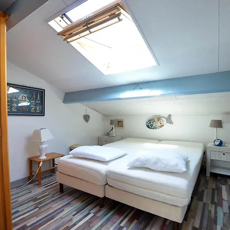 Hébergement de vacances Maison 4/5 pers à La Palmyre avec piscine, parking et animaux admis - FR-1-705-6 La Palmyre