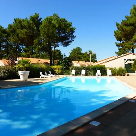 Hébergement de vacances Maison 4/5 pers à La Palmyre avec piscine, parking et animaux admis - FR-1-705-6